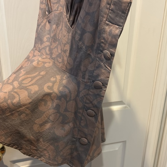 Linen batik structured peplum top - Picture 2 of 4